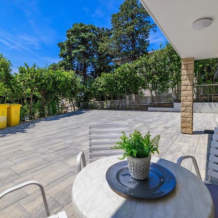 Apartments Podvezanec Crikvenica Luaran gambar