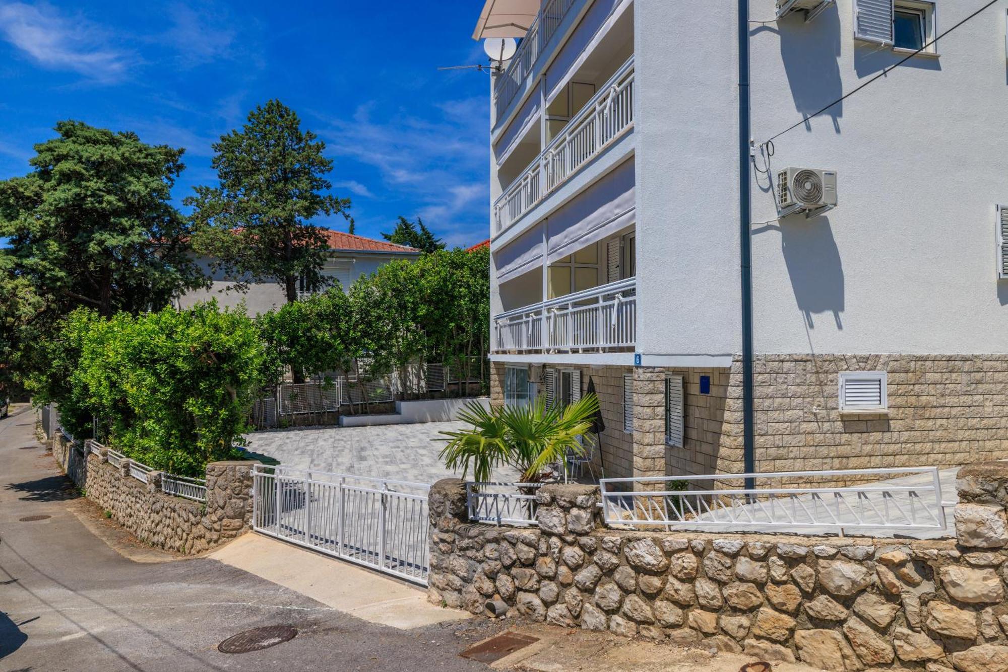 Apartments Podvezanec Crikvenica Luaran gambar